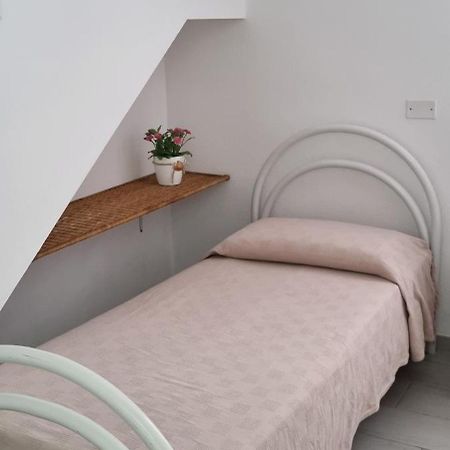 Sun Sea And Relax Villetta A Due Passi Dal Mare Solanas  Exterior photo